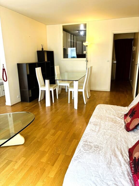 Flat Rue de la Santé in Paris