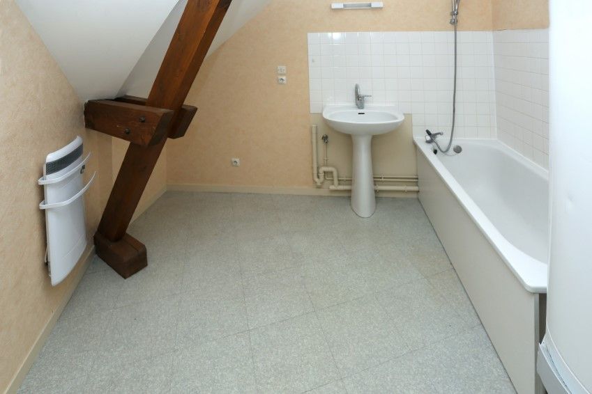 Appartement Place de Verdun à Luçay-le-Mâle