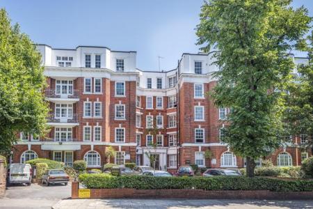 Flat Grove End Road in City of Westminster