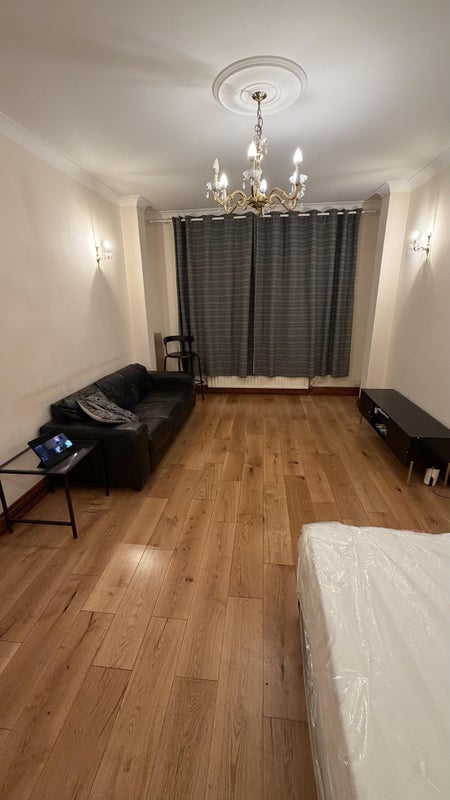 Room Leander Road in Greater London