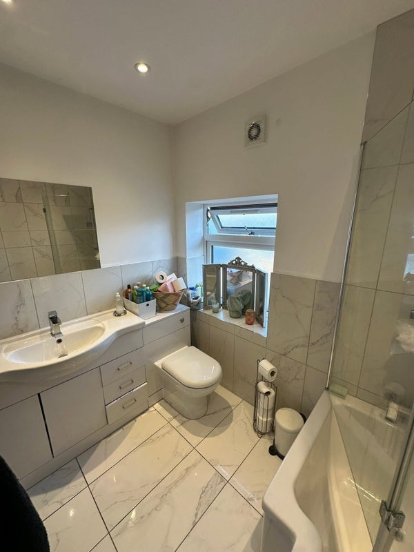 Room Boston Road in Greater London