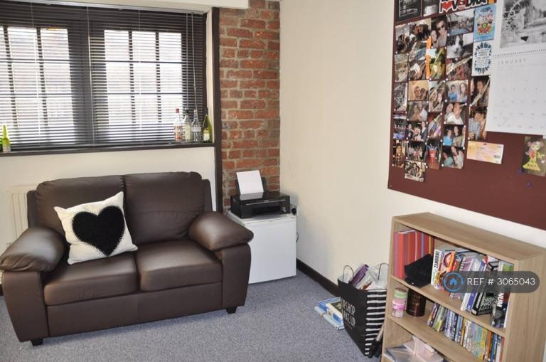 Room Copeland Street in Stoke-on-Trent