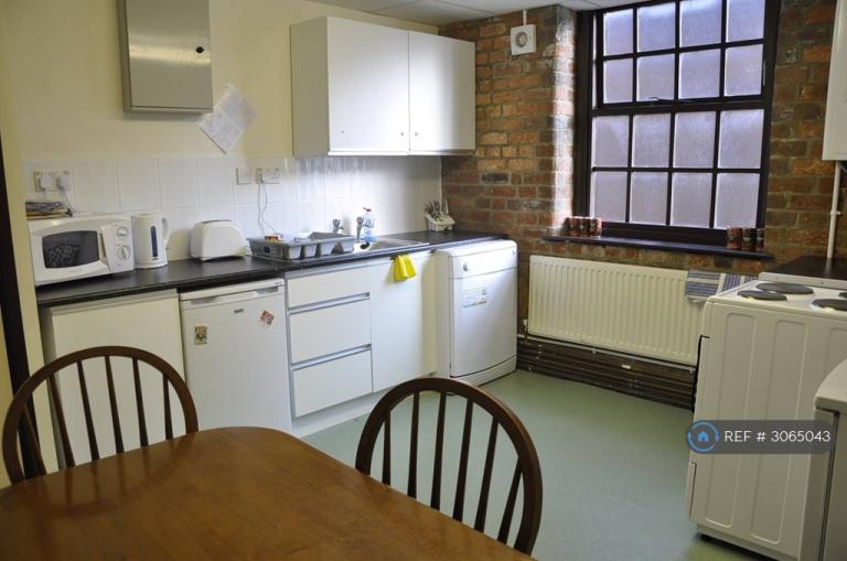 Room Copeland Street in Stoke-on-Trent