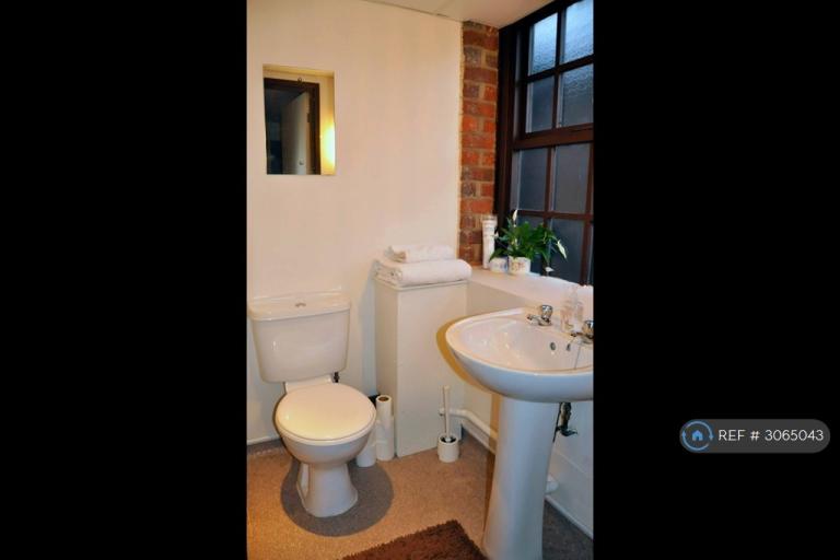 Room Copeland Street in Stoke-on-Trent