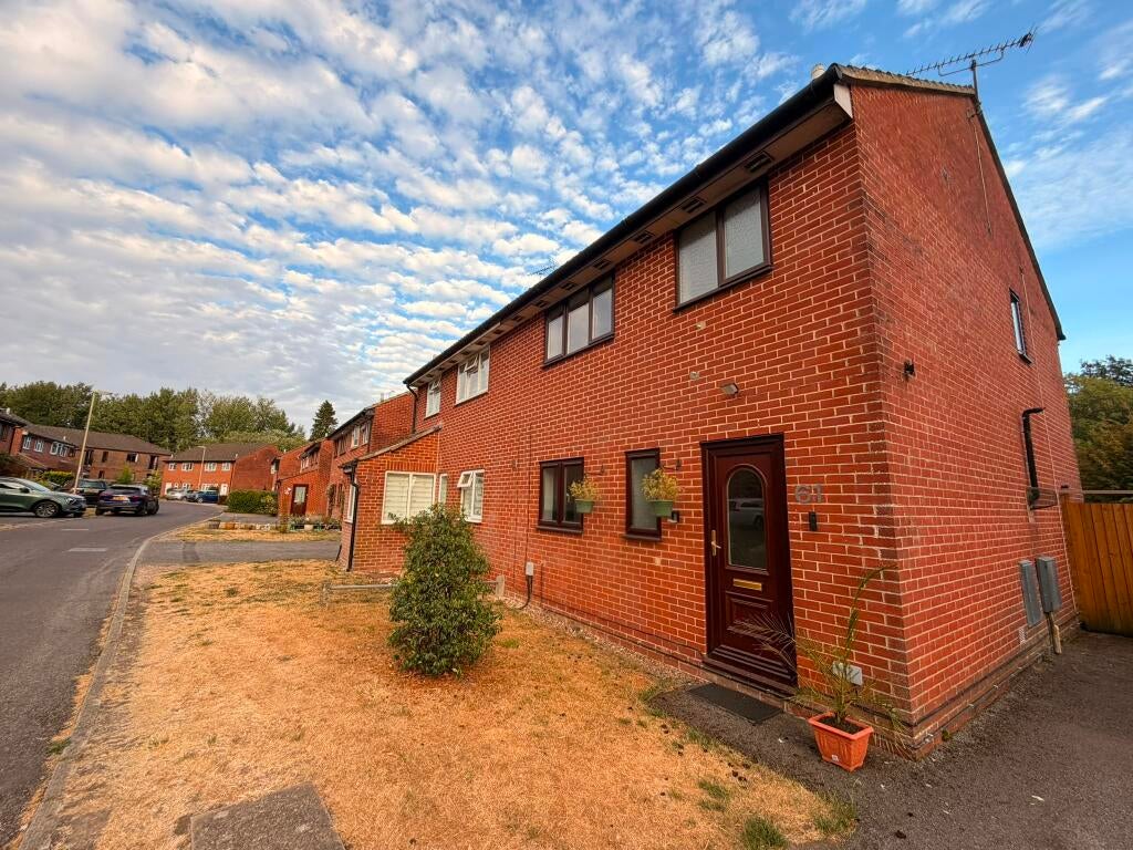 House Hepworth Close in Test Valley