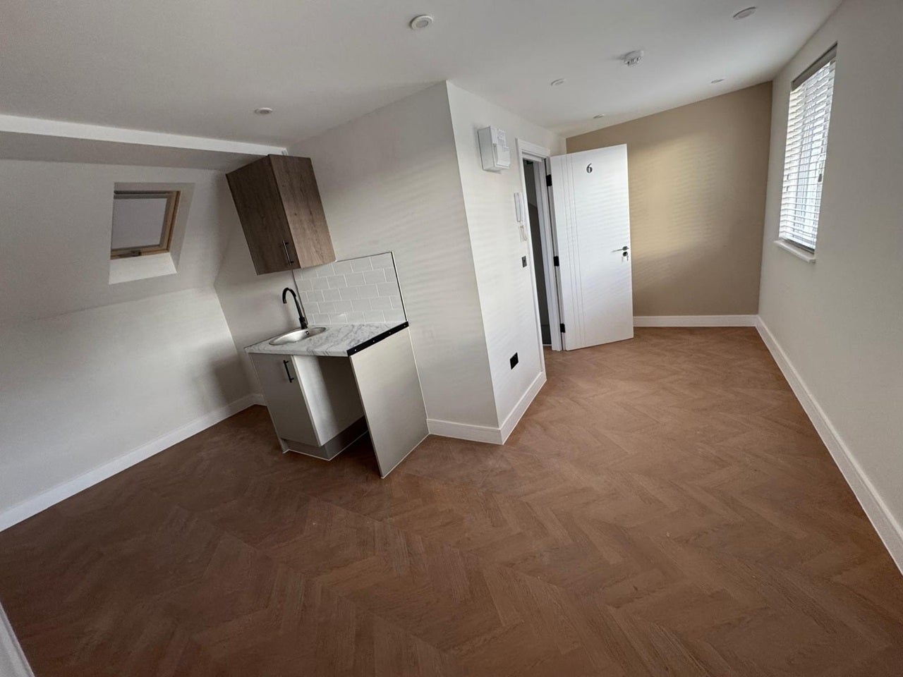 Room Albert Road in Greater London