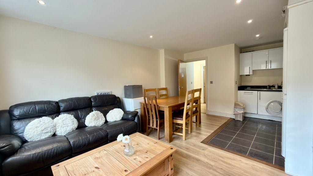 Flat Ashburnham Place in Greater London