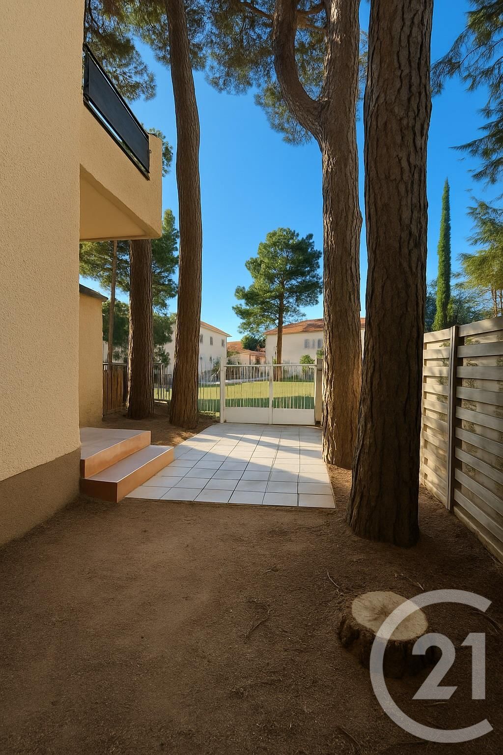 Flat Route Nationale in Argelès-sur-Mer