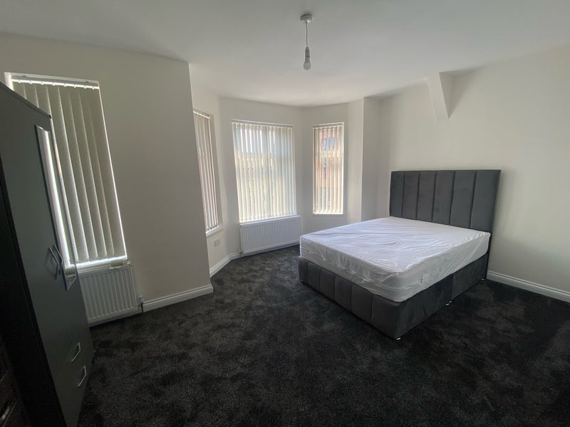 Room East Road in Manchester