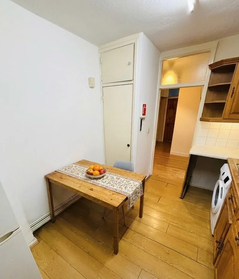 Room Penfold Street in City of Westminster