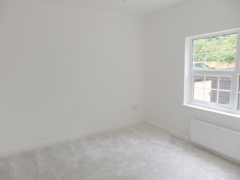 Flat Sutton Lane in Reigate and Banstead
