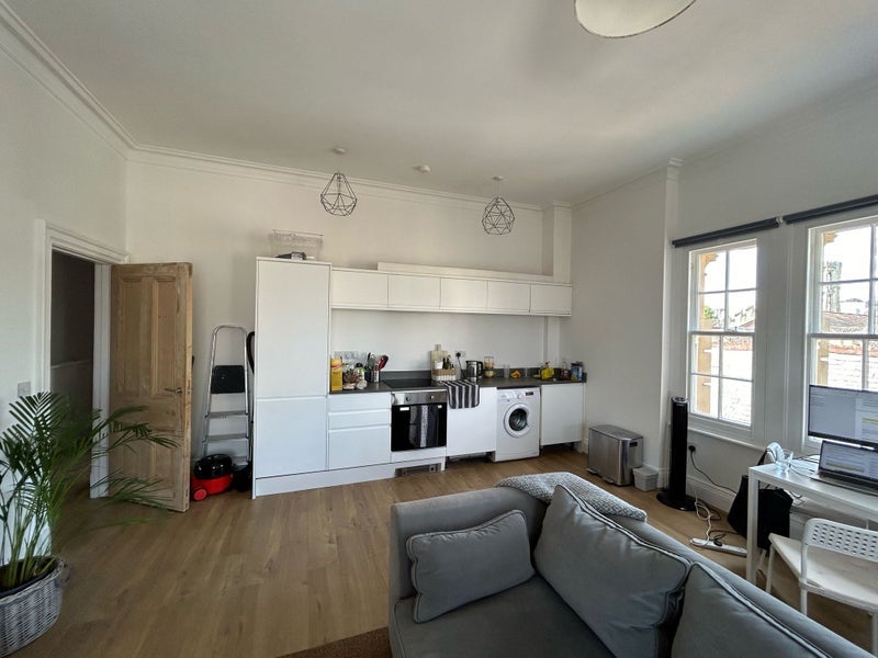Room Whiteladies Road in Bristol