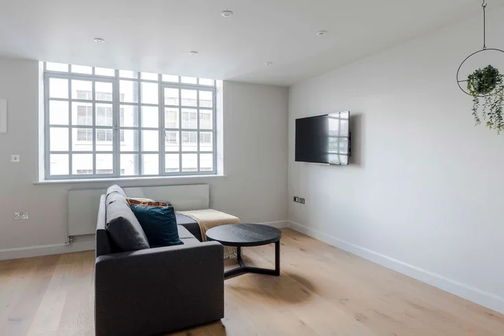 Flat Eyre Street Hill in Greater London