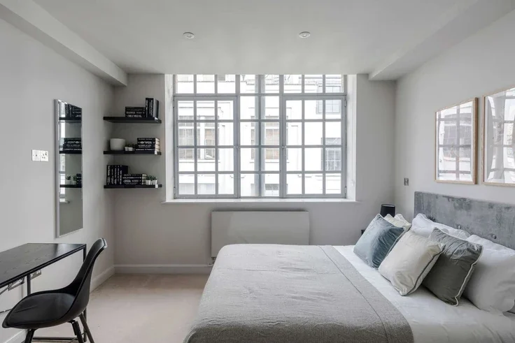 Flat Eyre Street Hill in Greater London