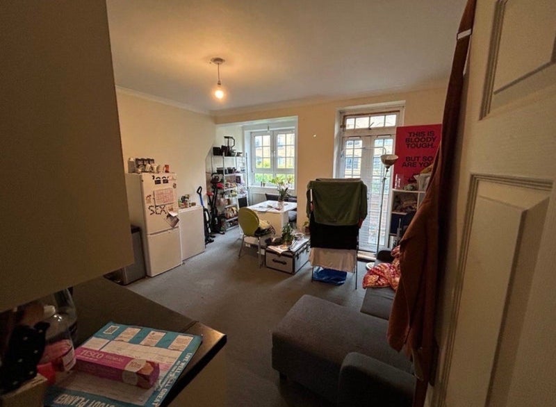 Room Pinchin Street in Greater London