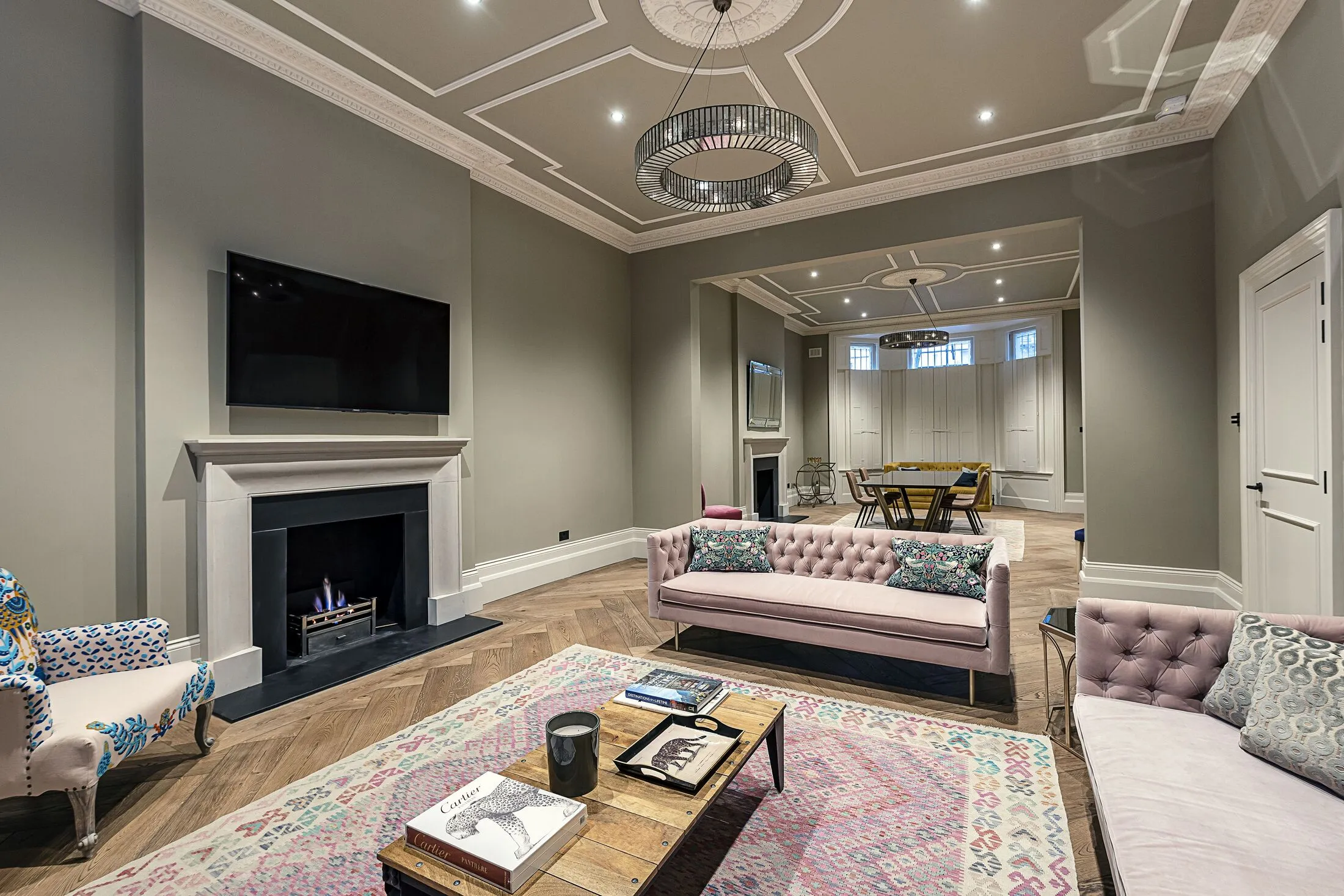 Flat Phillimore Place in Greater London