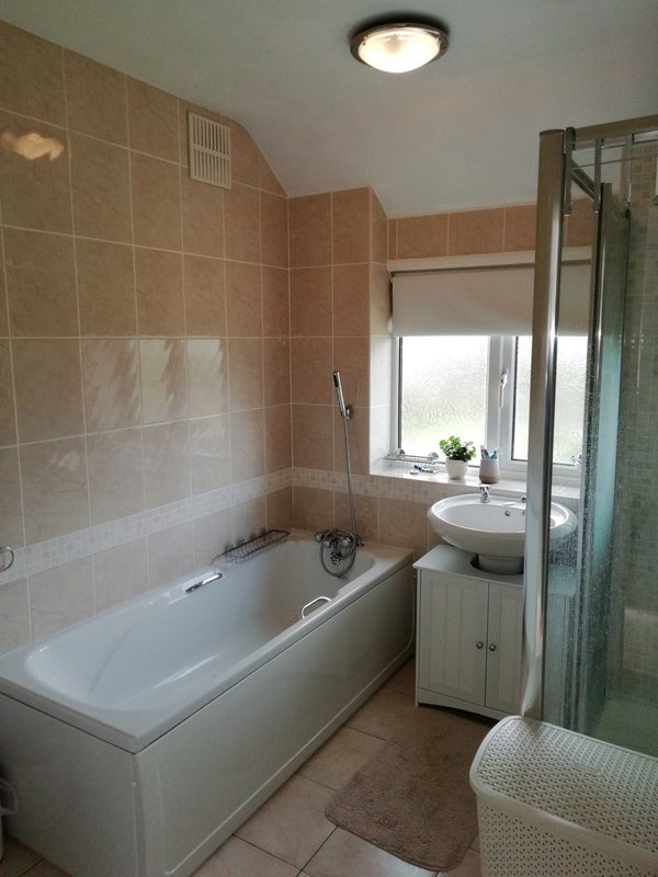 Room Heacham Drive in Leicester