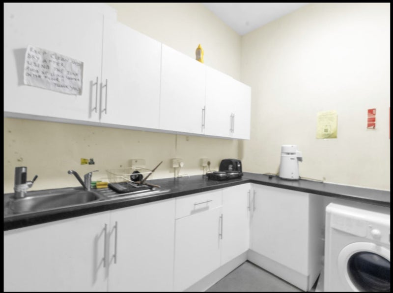 Room Camberwell Road in Greater London