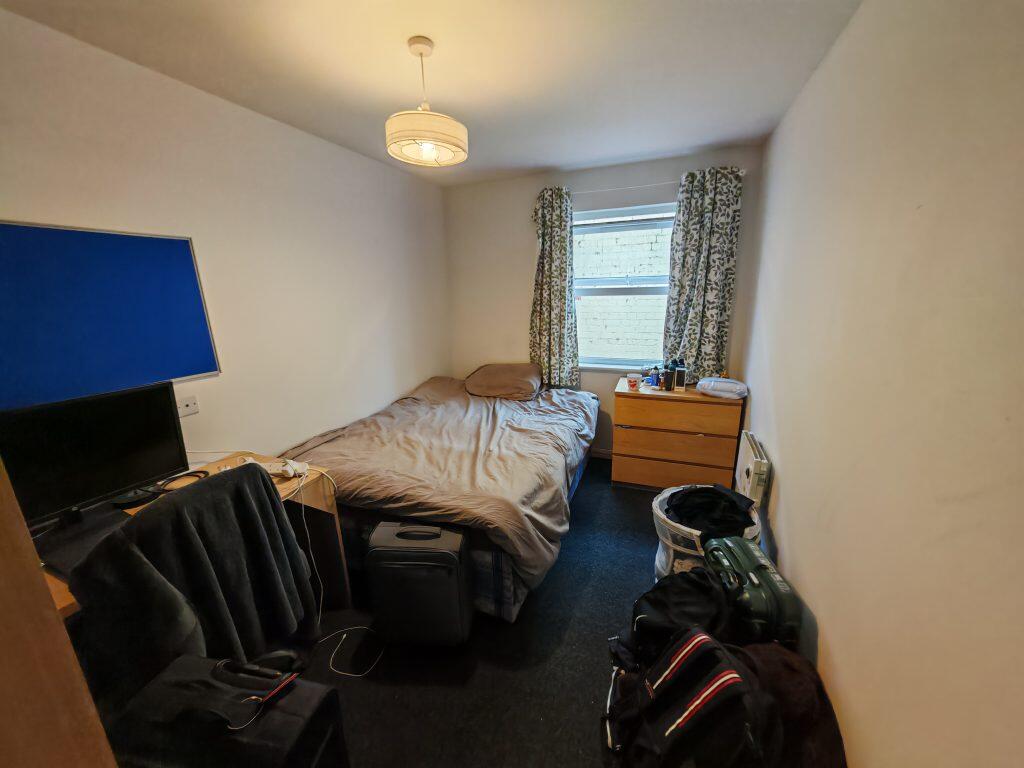 Flat Gloucester Road in Bristol