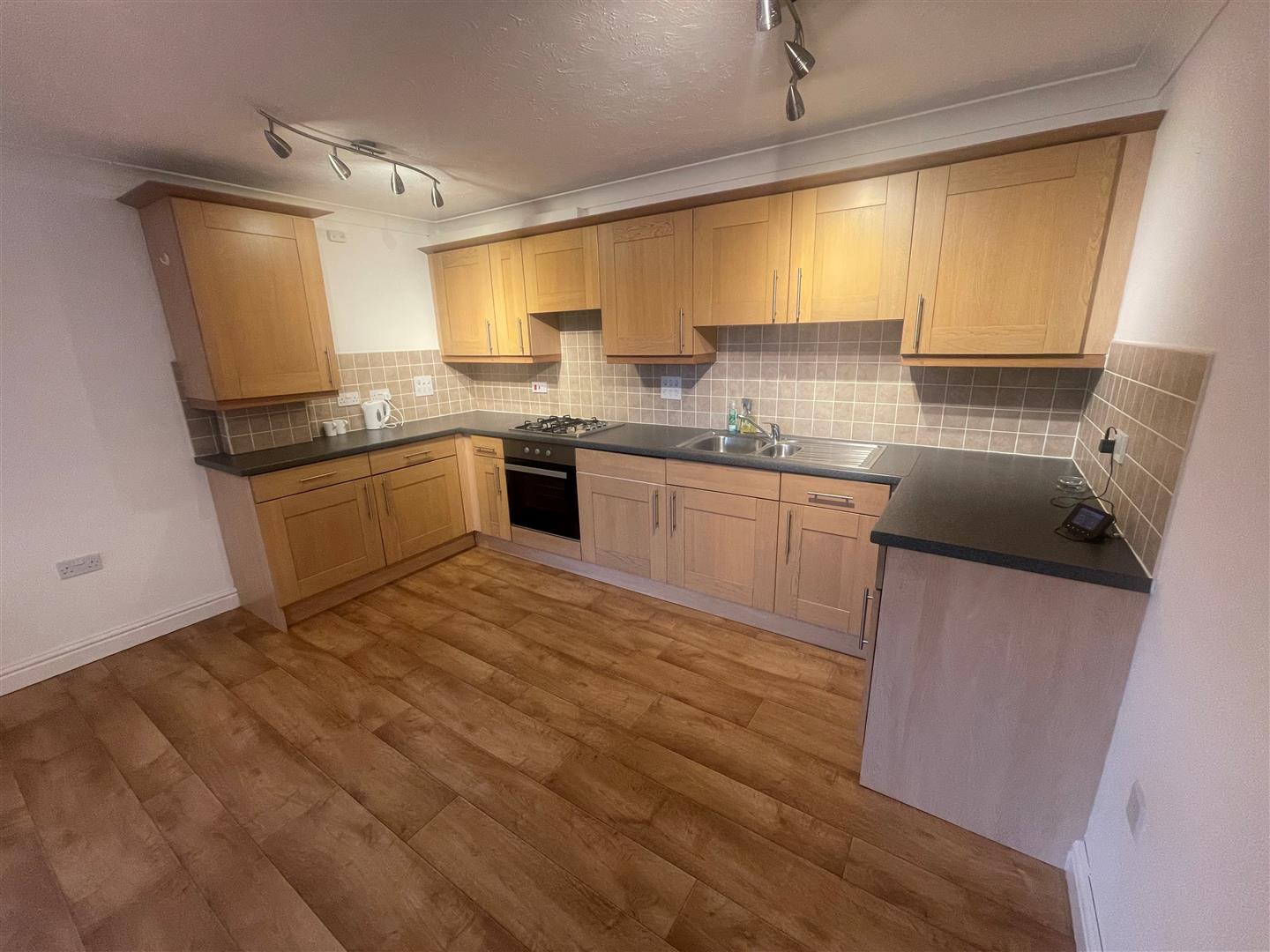 Flat Brunel Court in Truro
