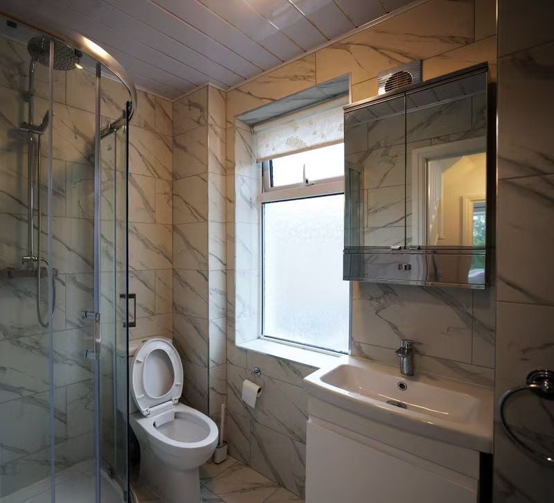 Room Olive Road in Greater London