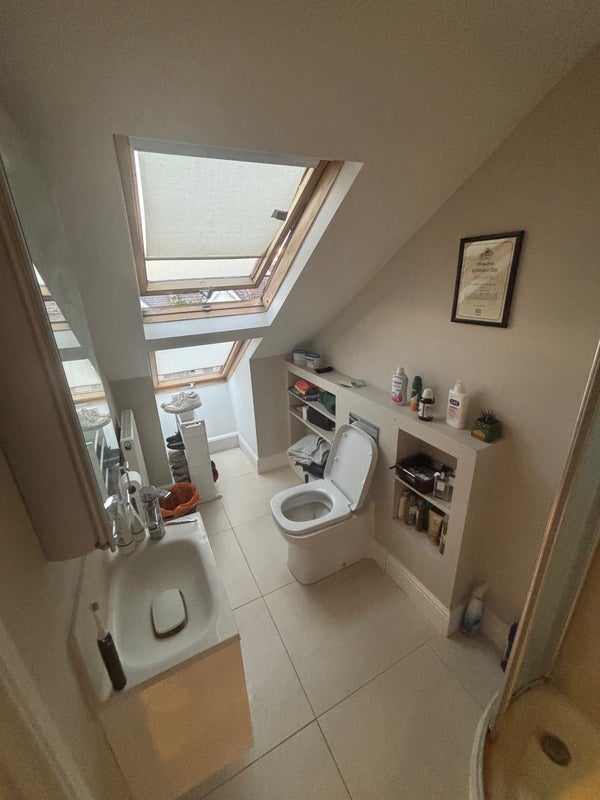 Room Trentham Street in Greater London