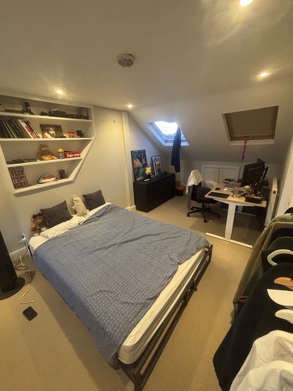 Room Trentham Street in Greater London