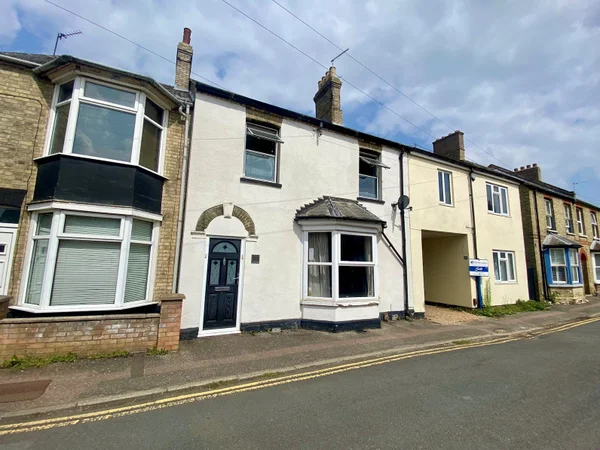 Flat Ingram Street in Huntingdonshire