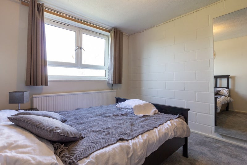Room Warwickshire Path in Greater London