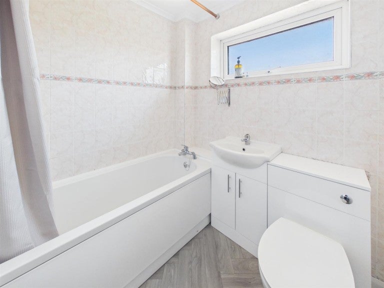 House Regency Close in Nuneaton and Bedworth