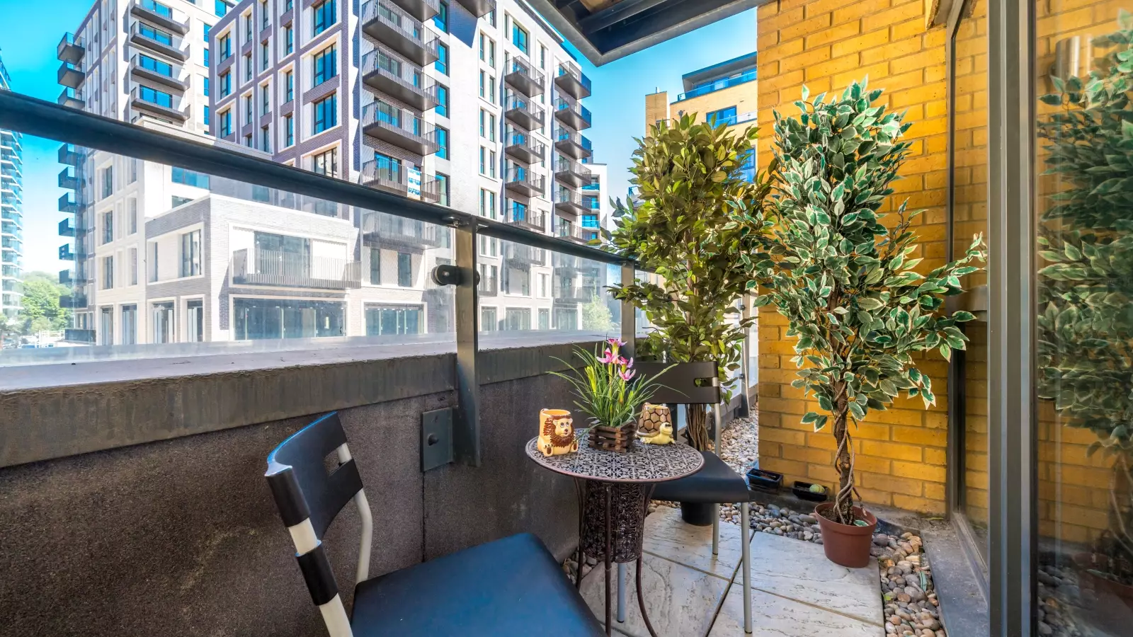 Flat Knightley Walk in Greater London
