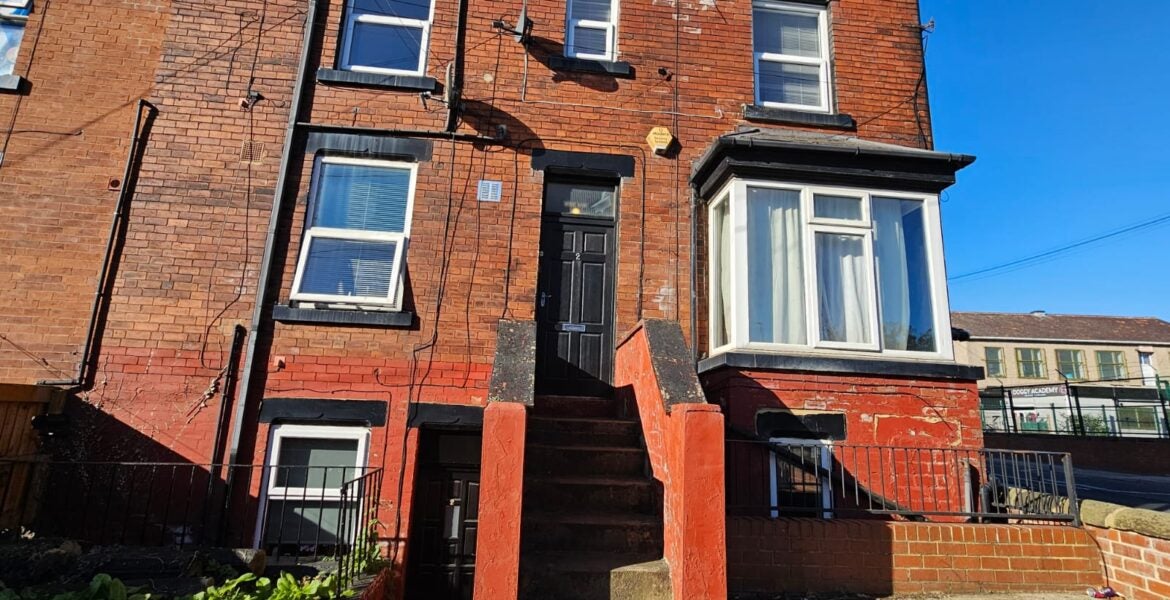 Flat Hall Lane in Leeds