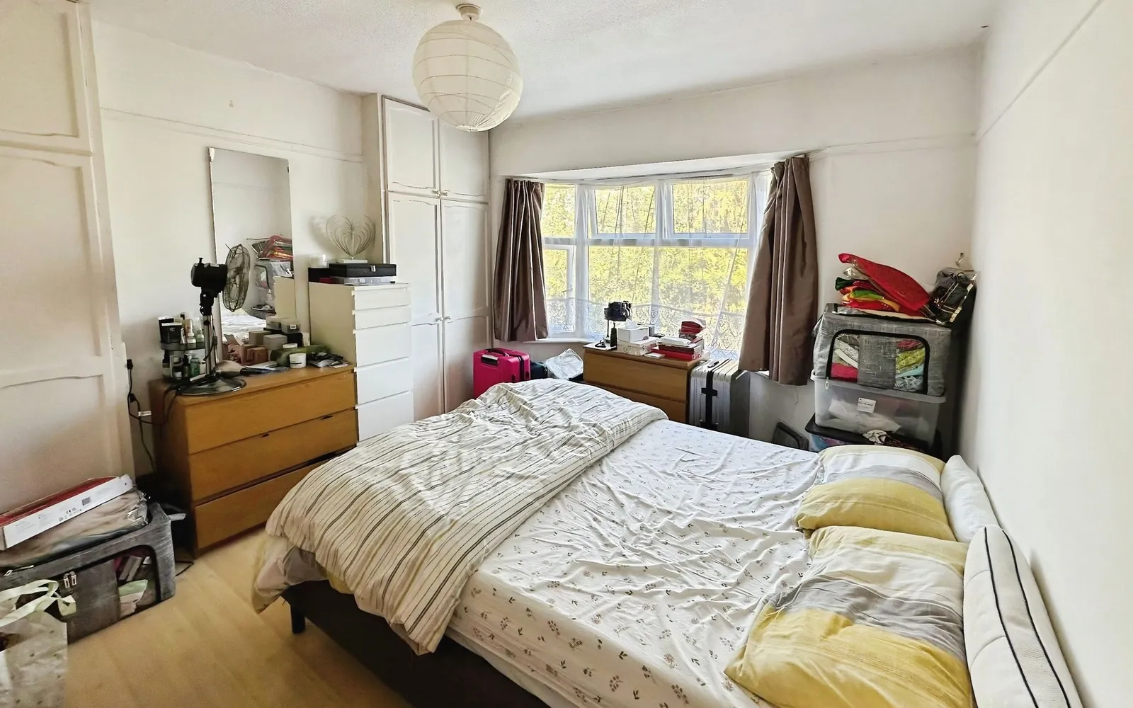 Flat Logan Road in Greater London