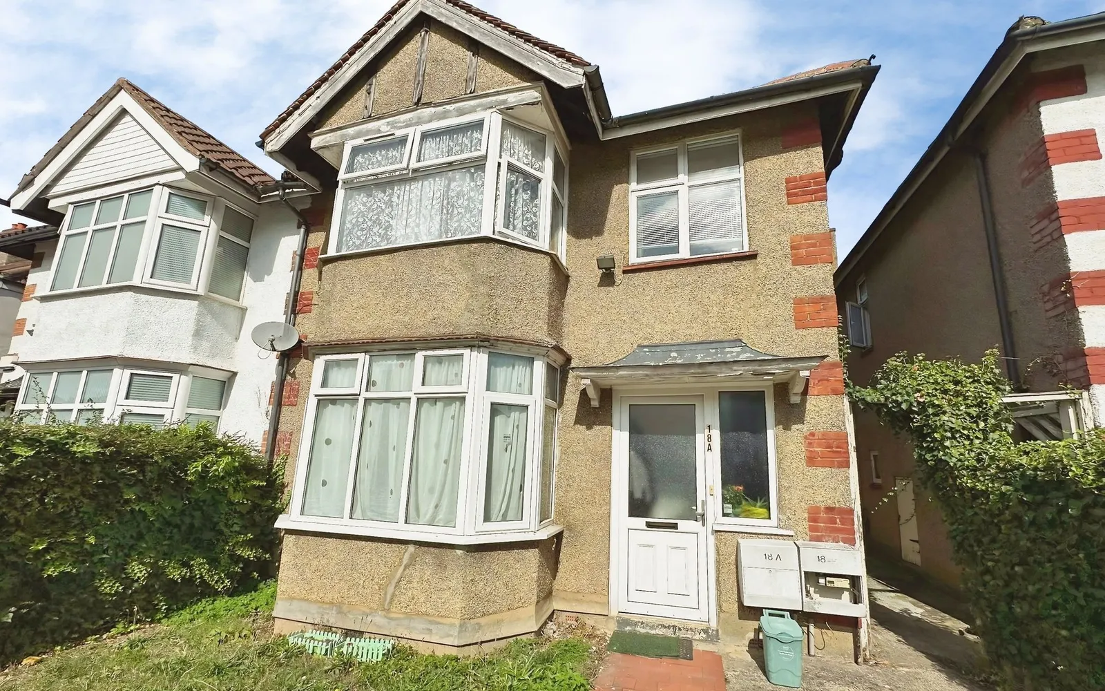Flat Logan Road in Greater London
