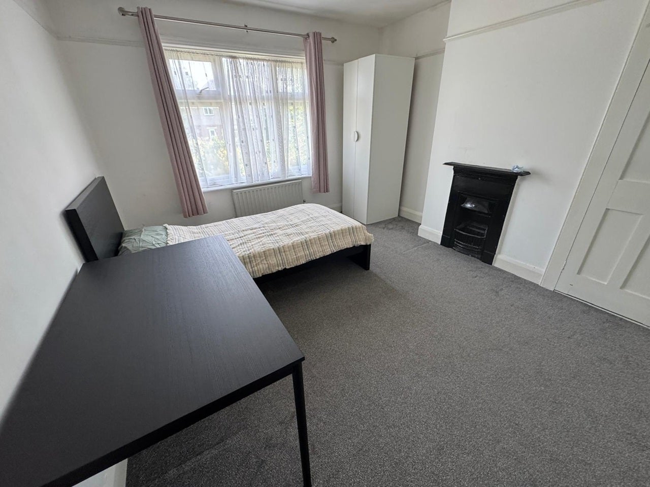 Room Burgess Road in Southampton