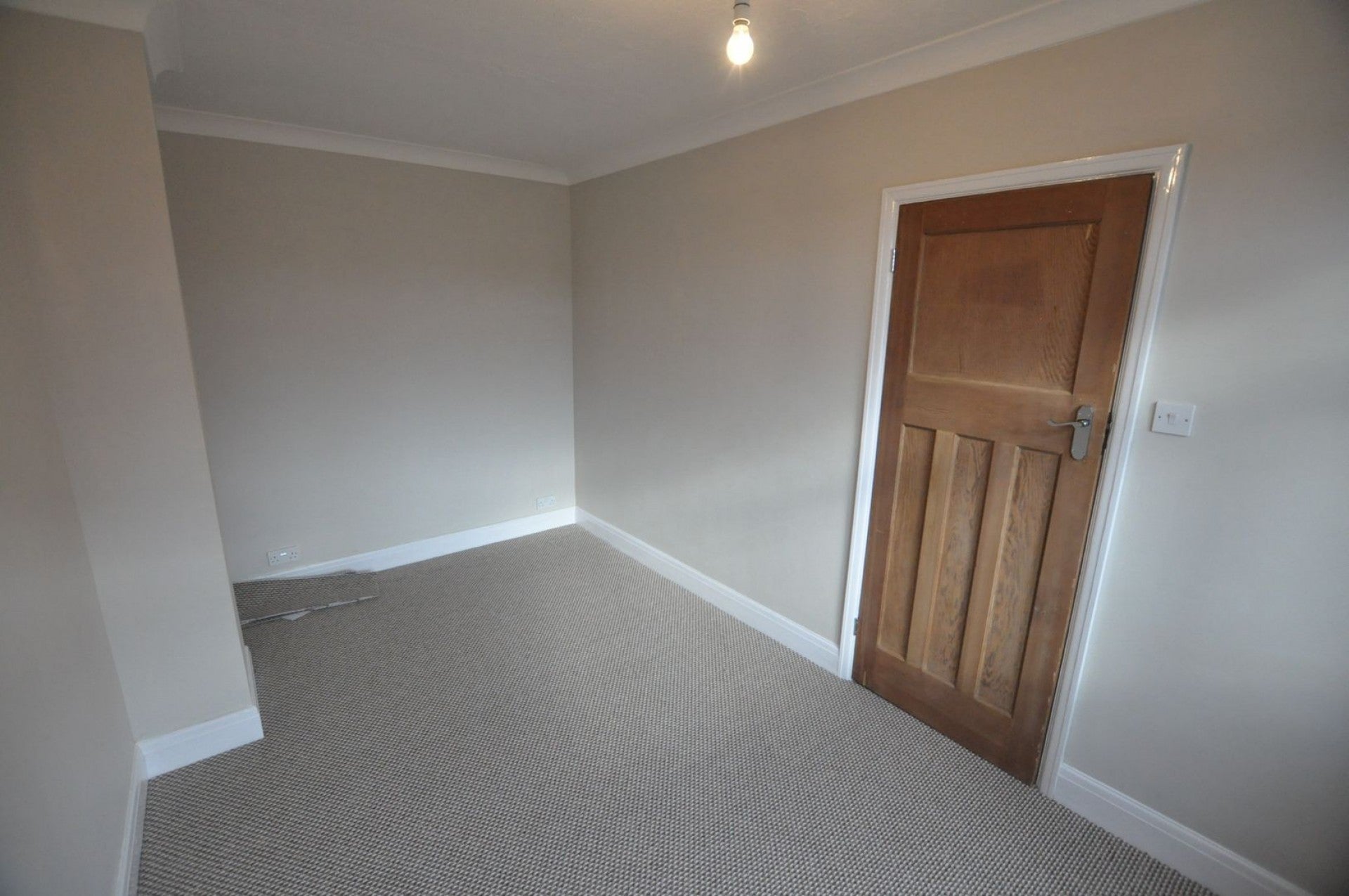 Flat Ninfield Road in Rother