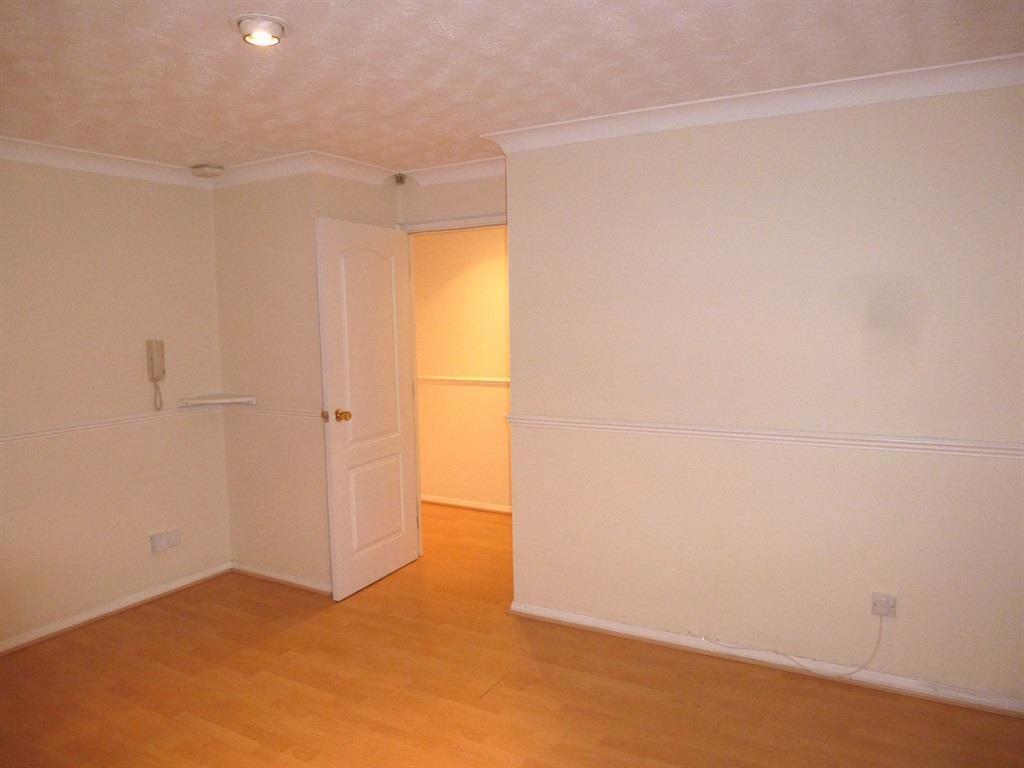 Flat Dinant Link Road in Hoddesdon
