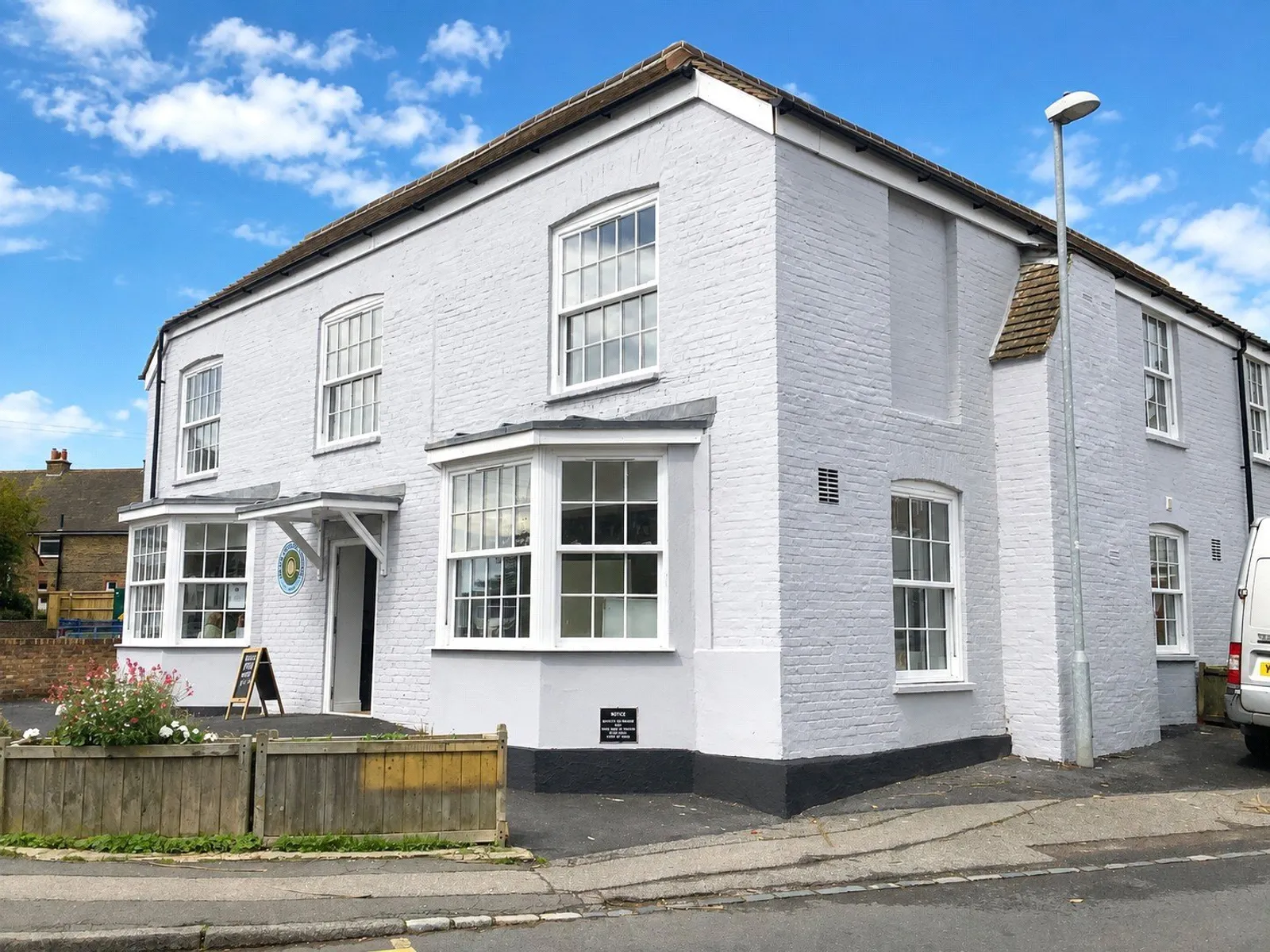 Flat West End in Wealden