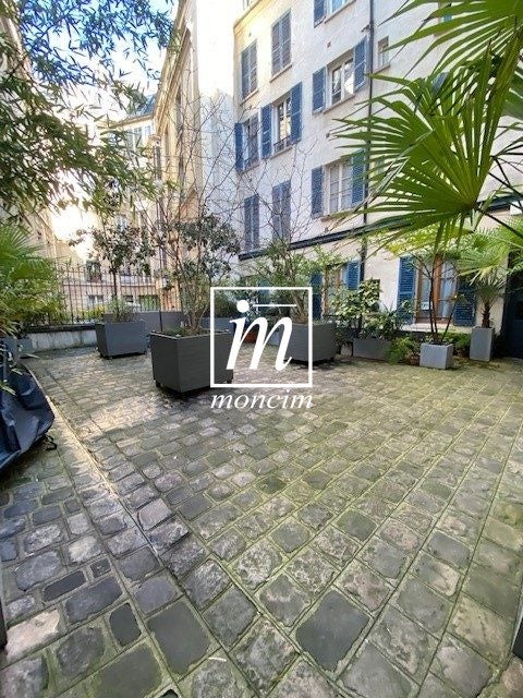 Flat Rue de Passy in Paris