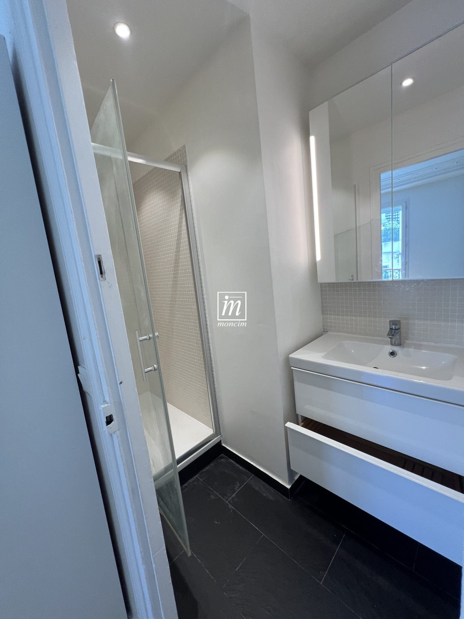 Flat Rue de Passy in Paris
