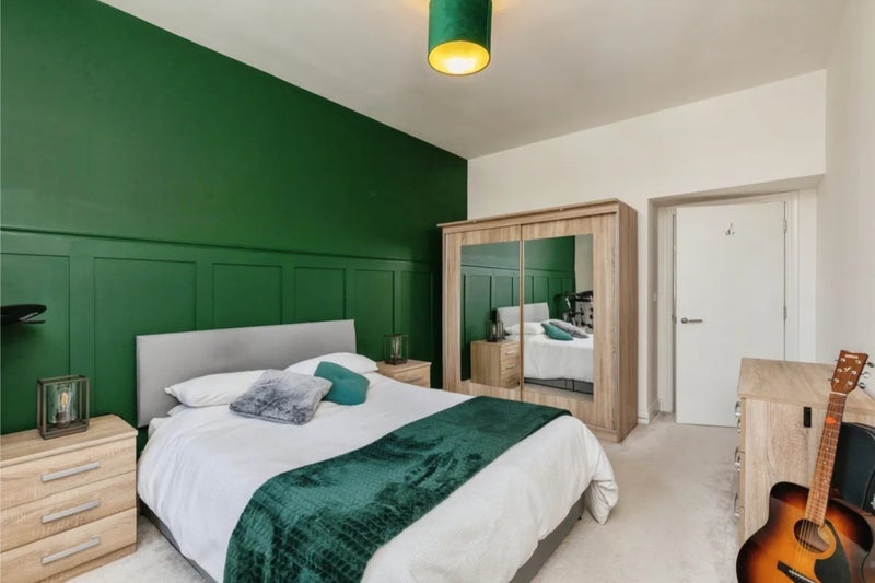 Room Manor Road in Bristol