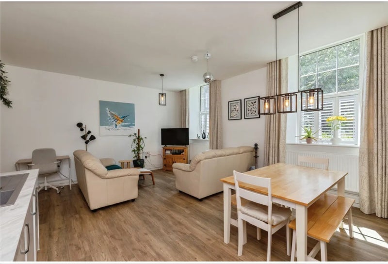 Room Manor Road in Bristol