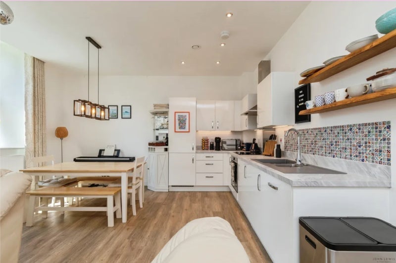 Room Manor Road in Bristol