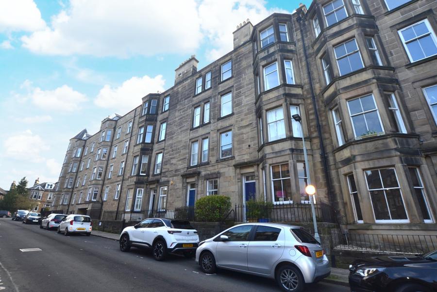 Flat Comiston Terrace in City of Edinburgh