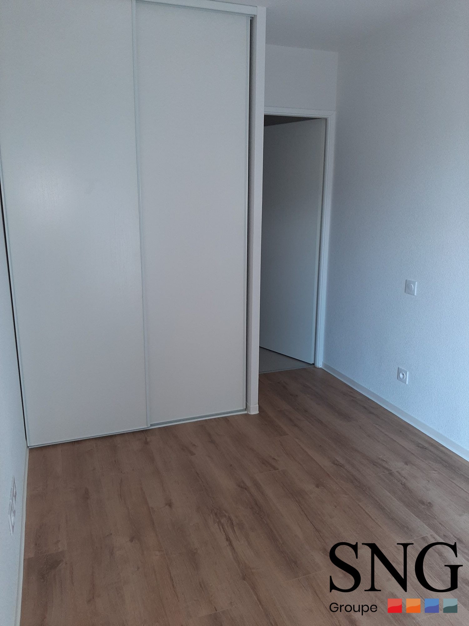 Flat Rue Jules Raimu in Nîmes
