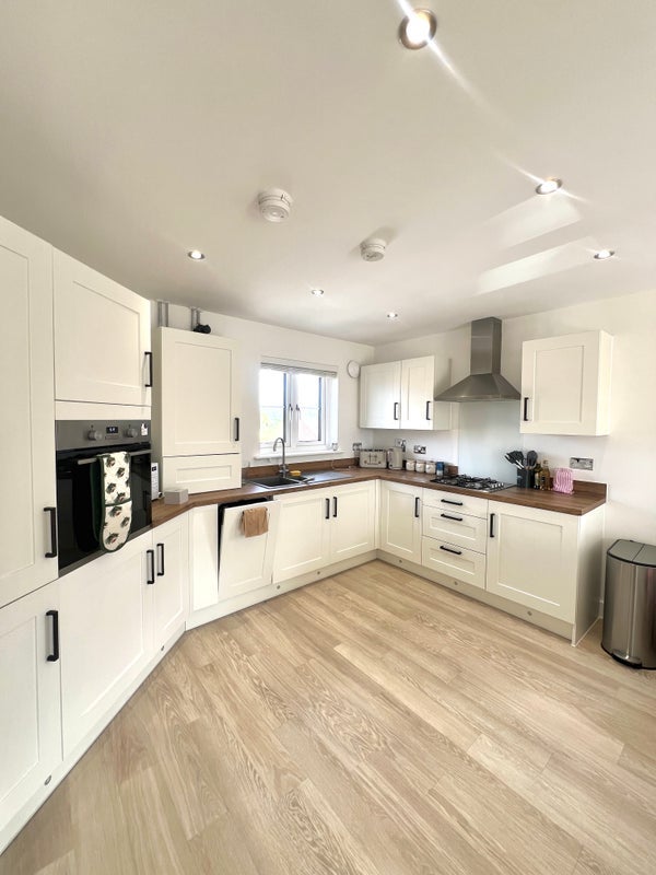 Room Hainault Drive in Poole