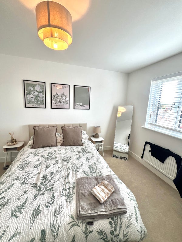 Room Hainault Drive in Poole
