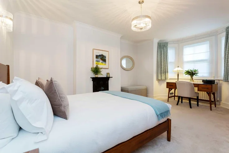 Flat Ridgway in Greater London