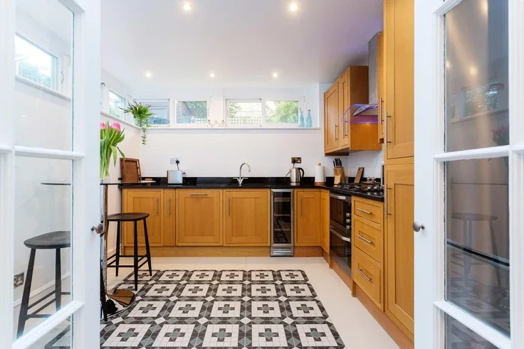 Flat Ridgway in Greater London