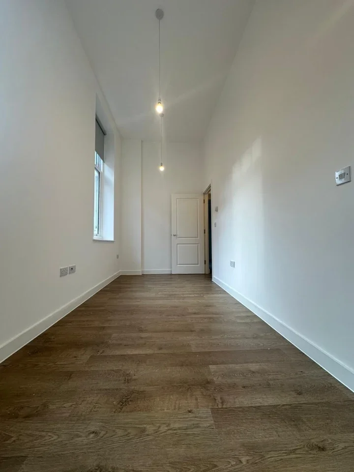 Flat Southern Road in Greater London